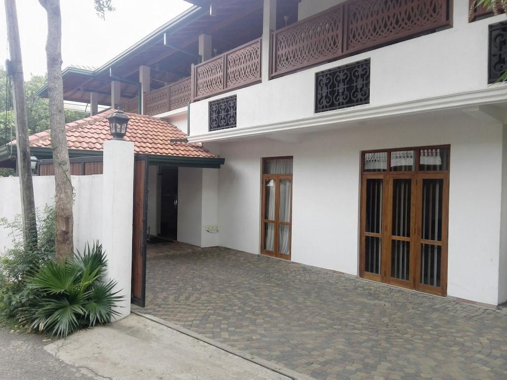 Vista Liyya Residence Канді Екстер'єр фото